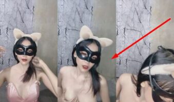 KeyCandyy Telanjang Dada Remas Susu Basah ID 93875846 HOT51