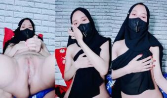 Si Tocil Jilbab Hitam Colmek Ngangkang Spill Meki Gundul
