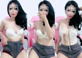 Putry Cantik Goyang Binal Santuy ID 63402512 Dream