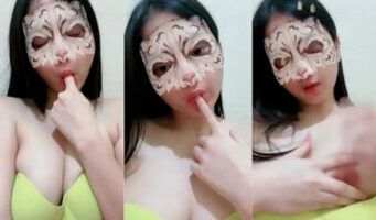 Si Cakep Cia Jilat Tangan Pengen Ngemut ID 73464029 Dream