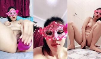 Sambil Remas TT Xylla Baru Pertama Rasain Mainan Sex HOT51