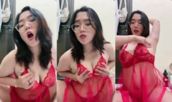 Nafsu Amat Host Lingerie Merah Uting Nongol Dream